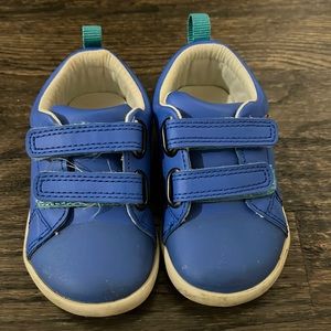 Ten little toddler shoes